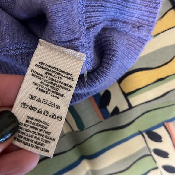 Free People V-neck Lavender Cahsmere Women's Sweater - Picture 6 of 6